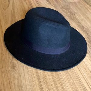 3/$15🎉 Women’s black wide-brimmed hat